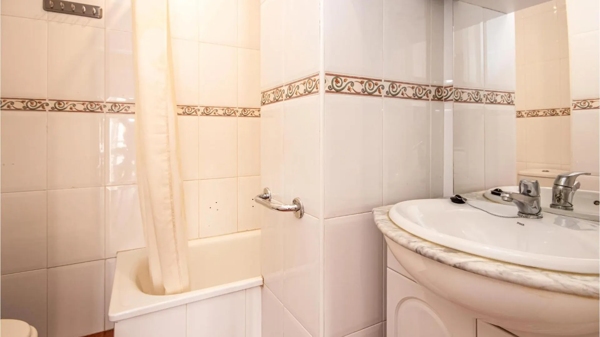 Stunning Apartment In Fuengirola With Wifi 0*,  Spain