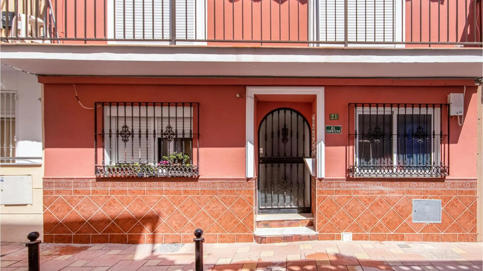 Stunning Apartment In Fuengirola With Wifi 0*,